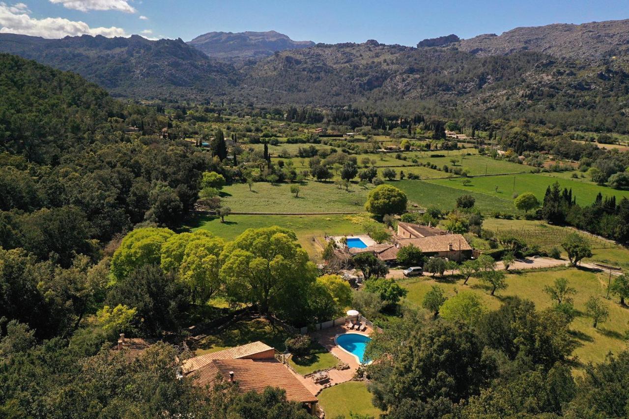 Porqueres Villa